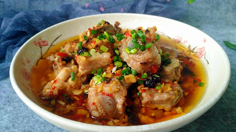 辣味剁椒豆鼓蒸排骨