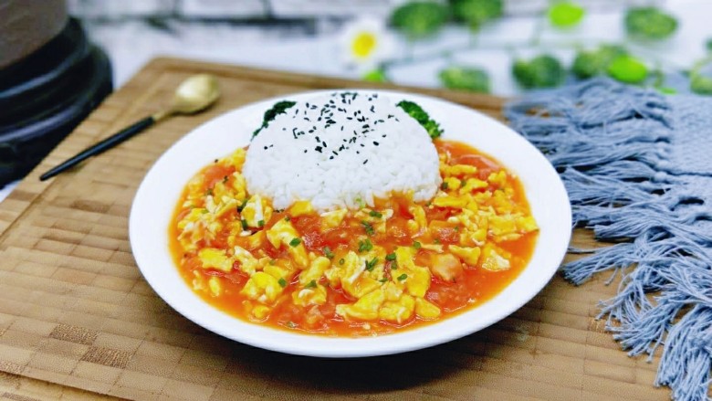 番茄炒蛋盖浇饭