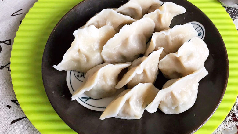 冬至美食黄蘑猪肉馅水饺