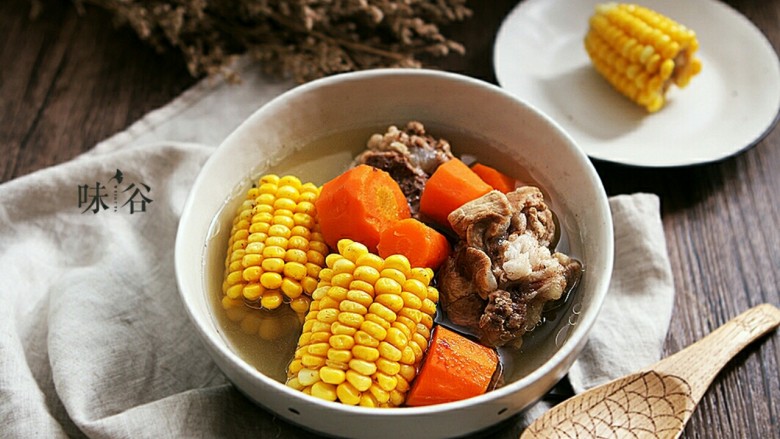 把春天喝进胃里的田园猪骨汤