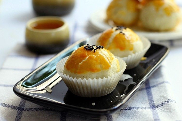 最爱这酥软的蛋黄酥