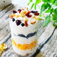 坚果草莓酸奶慕斯午后甜品少女心