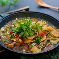 家乡特色美食——杂鱼炖小豆饼