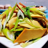 冬至美食葱拌素鸡