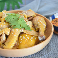 电饭煲盐焗鸡—一滴水都不加做出来的鸡却嫩滑多汁