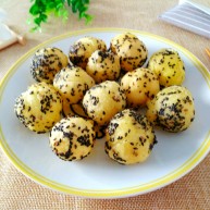 圆土豆黑芝麻土豆球