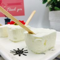 牛奶之恋云朵香草冰淇淋冷饮