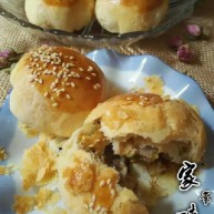 苏式萝卜干鲜肉月饼