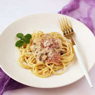 芝滋味浓滴培根蘑菇白酱意面