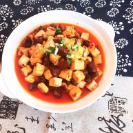 完美的下饭菜腊肠烧豆腐