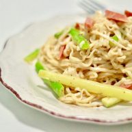 芝麻芦笋凉拌面