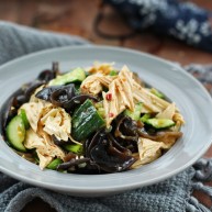 黄瓜腐竹拌木耳