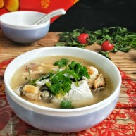 年年有余滋补牛肝菌鱼头汤