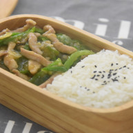 百吃而不腻的经典饭菜——青椒肉丝饭