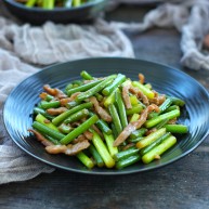 无肉不欢蒜苔炒肉丝