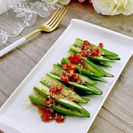 绿色美食凉拌秋葵