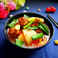 年菜红红火火过大年白萝卜猪血炖羊肉