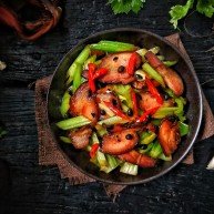 一菜二吃豉椒芹菜炒腊肉