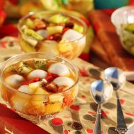 百变水果汤圆银耳甜汤