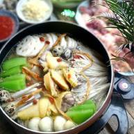 滋补养颜椰子鸡火锅