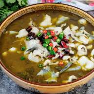 快手酸菜鱼鱼肉鲜嫩酸菜爽口的宴客硬菜