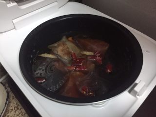 4、麻辣牛肉丝，煲剧小零嘴,再加点干辣椒；