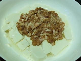 13、肉沫蒸豆腐,铺在豆腐上