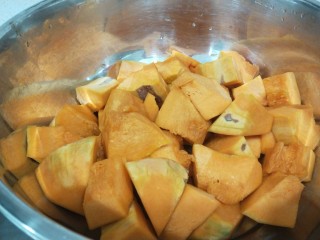 5、红枣南瓜粥,切成小块？