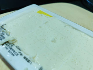 5、海带豆腐汤,豆腐切块；