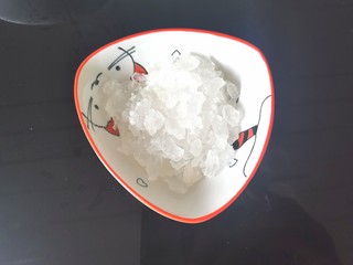 5、苹果银耳红枣汤,冰糖