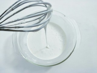 7、椰香米糕&红枣莲子银耳汤,搅拌至无颗粒状