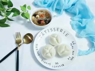 12、椰香米糕&红枣莲子银耳汤,满满的椰香味