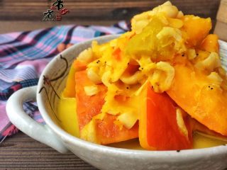 9、煲炖花生小金瓜,非常香而且营养的南瓜炖花生虾皮