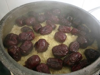 11、枣介糕,再铺一层红枣