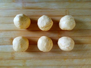 12、黑米雪花球,均分6等份的小面球