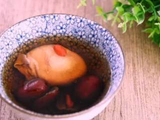 6、红枣桂香鸡蛋糖水，不用化妆，让你黄气散，红润来,一碗温暖的红枣桂香鸡蛋糖水就完成啦~！