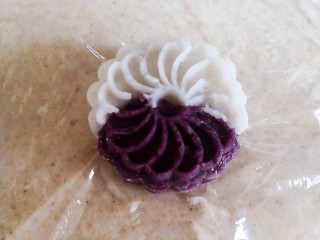 12、颜值担当紫薯山药饼,小花一枚。