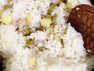 13、土豆焖饭,煮饭键跳起来了