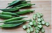 6、锦上添花,秋葵洗干净后，切成片