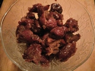 9、黄米卷枣糕,这是我提前煮好的红枣，（去核，加少量水煮了大概10分钟左右放白糖拌了一下）