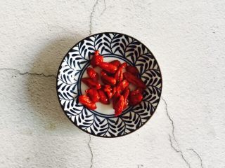 6、大寒养生汤+羊肉煲,枸杞洗干净泡软