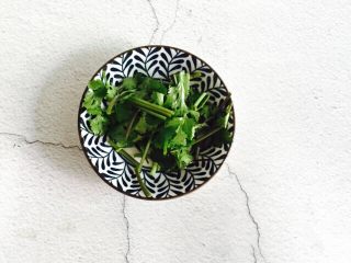 7、大寒养生汤+羊肉煲,香菜洗干净切段