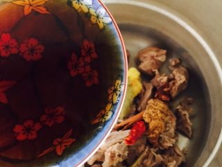 13、大寒养生汤+羊肉煲,倒入黄酒