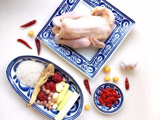 13、参鸡汤,食材全家福。