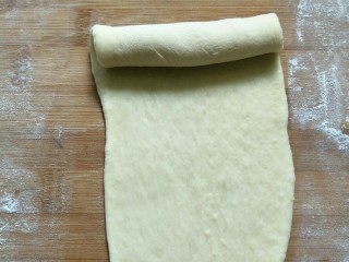 7、肉桂面包卷,由上往下卷起来