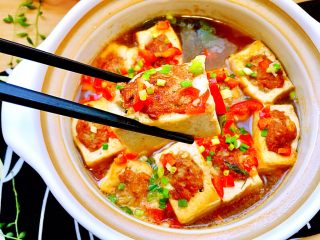 36、客家美味➕酿豆腐青菜煲,来一块豆腐盒子，豆腐入味肉鲜美，太好吃了