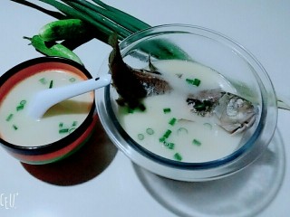 12、香浓鲫鱼汤,成品图