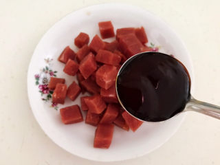 4、生滚牛肉粥,加入蚝汁