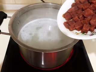 10、生滚牛肉粥,加入腌制入味的牛肉