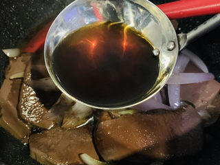 11、韭菜炒鸭血,加料酒；